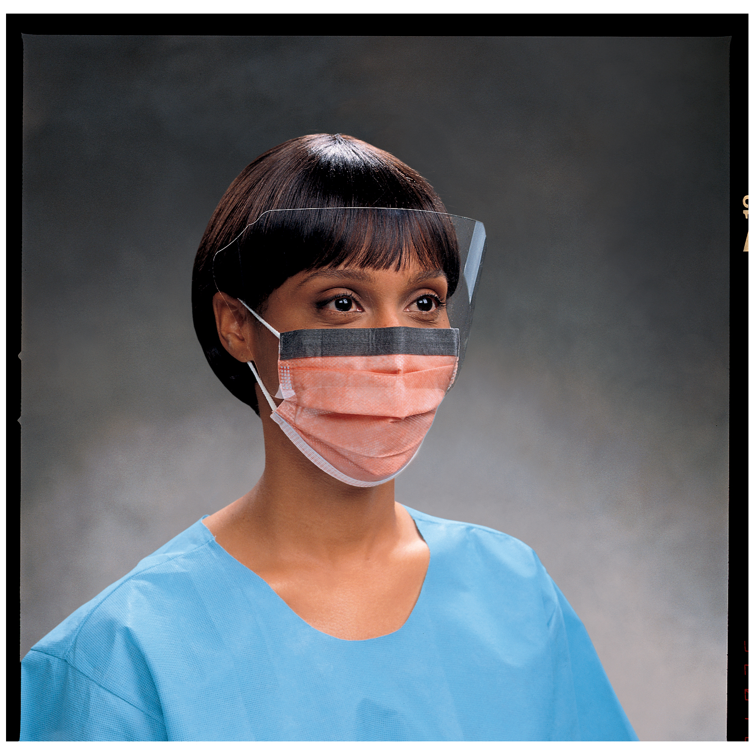 O&M Halyard FLUIDSHIELD™ 47147 Fluidshield® Fog-Free Procedure Mask with Earloops, Level 3, Wraparound Visor, Orange, 25/pkg, 4 pkg/cs (72 cs/plt) (US Only) (Short-Dated & Non-Returnable) , case Questions & Answers